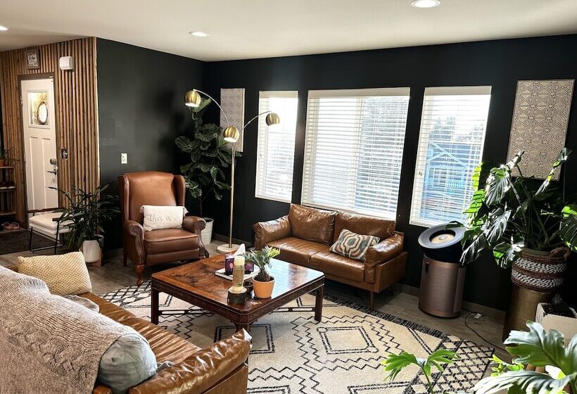 צימר Central Tacoma Homestay  Private Room