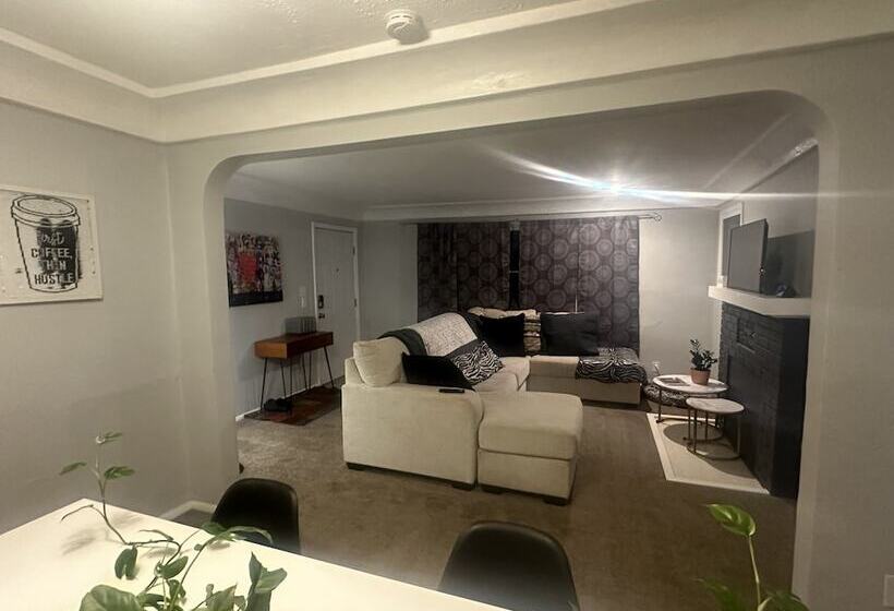 مبيت وإفطار Tacoma Homestay