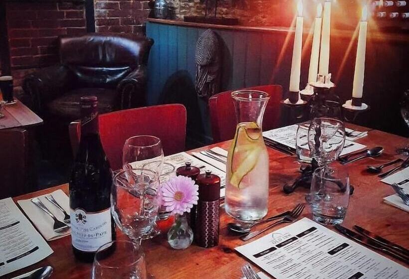 مبيت وإفطار The Old Inn