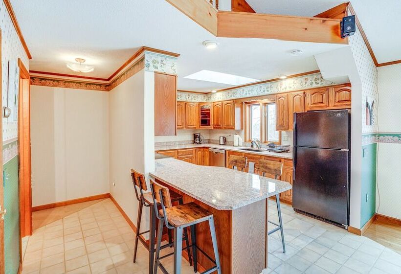 Bennington Home W/ Deck ~ 5 Mi To Bald Mountain!