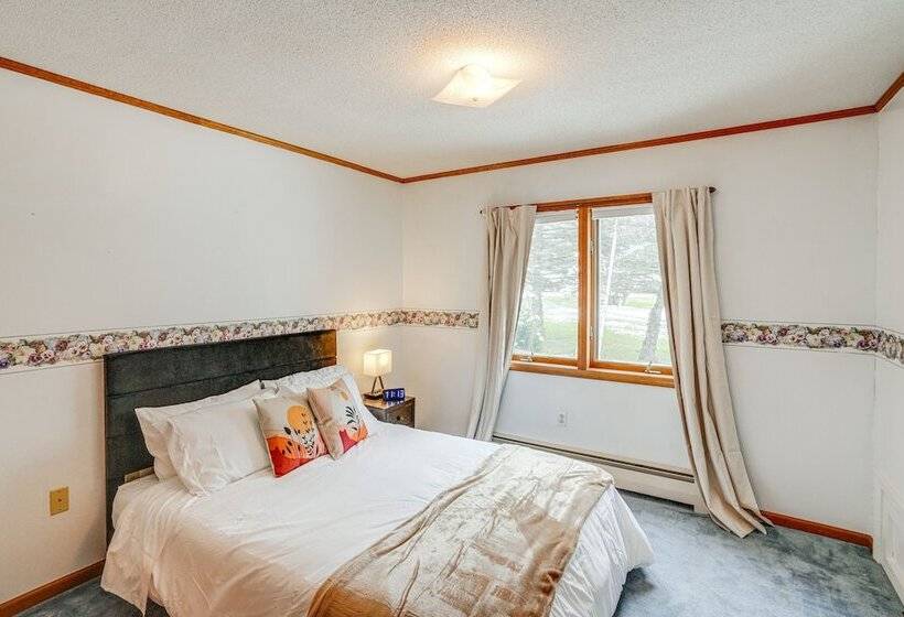 Bennington Home W/ Deck ~ 5 Mi To Bald Mountain!