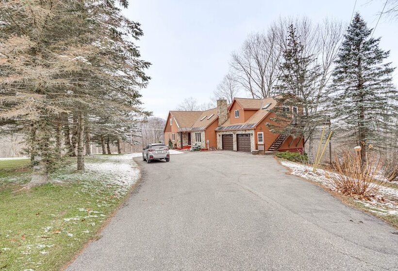 Bennington Home W/ Deck ~ 5 Mi To Bald Mountain!