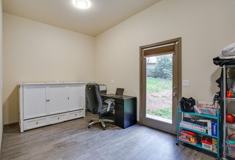 Game Room, Hot Tub & Mtn View: Bonney Lake Retreat