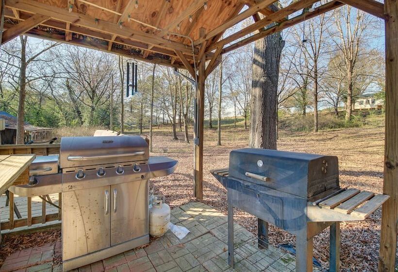 Bright Cartersville Home W/ Fire Pit & Sunroom!