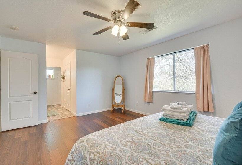 Bright + Cozy Mariposa Getaway: 46 Mi To Yosemite!