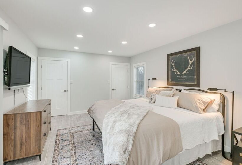 Bright & Modern Home: 2 Mi To Presque Isle Airport