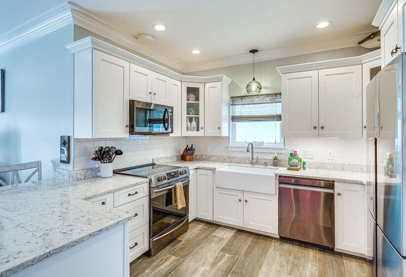 Bright Panama City Beach Retreat W/ Private Pool!