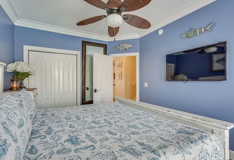 Bright Panama City Beach Retreat W/ Private Pool!