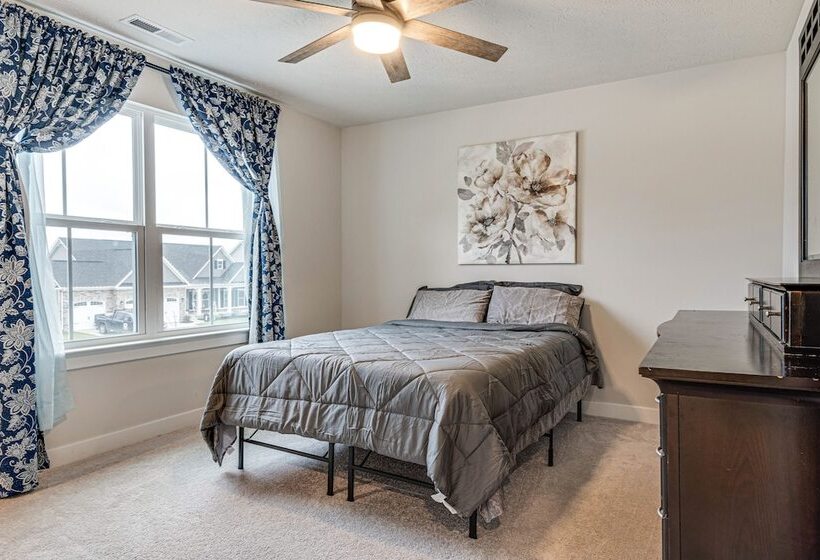 Bright Plainfield Home ~ 14 Mi To Indianapolis!