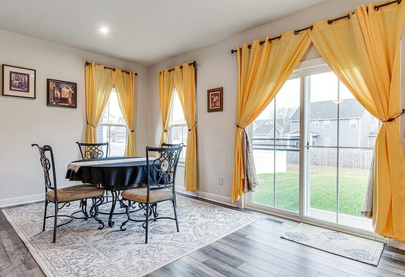 Bright Plainfield Home ~ 14 Mi To Indianapolis!