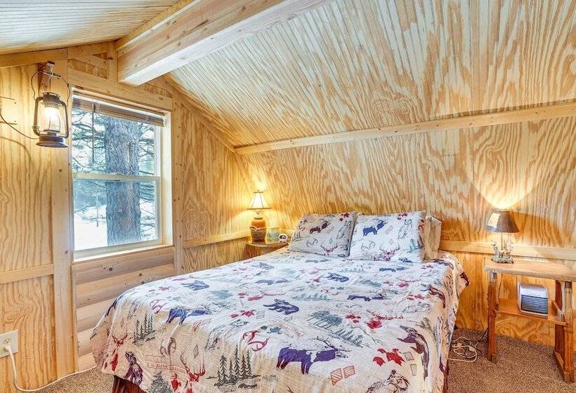 Bunkhouse Cabin In The Woods Of Cascade, Id