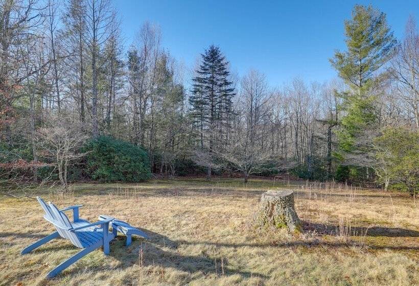 Burnsville Cabin W/ Deck & Trails   Dog Friendly!