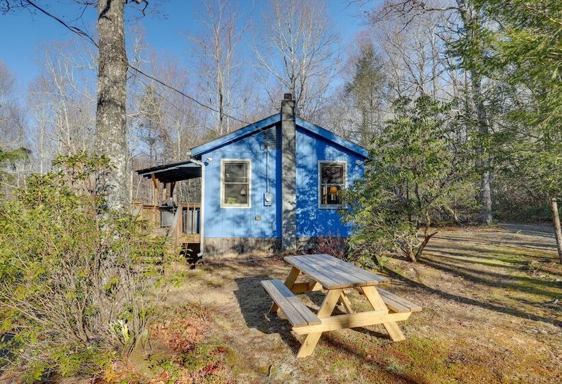 Burnsville Cabin W/ Deck & Trails   Dog Friendly!