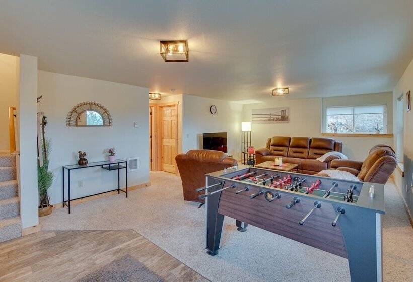 Cabin W/ Hot Tub & Fire Pit: 2 Mi To Cle Elum Lake