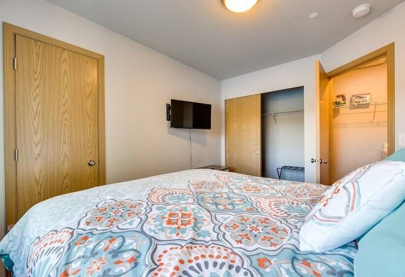 Canal Front Home In Ocean Shores W/ Dock & Views!