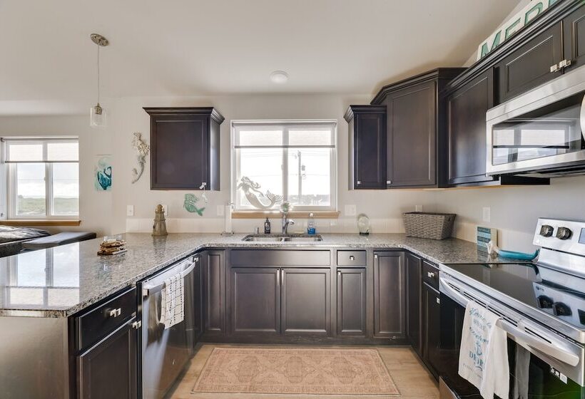 Canal Front Home In Ocean Shores W/ Dock & Views!