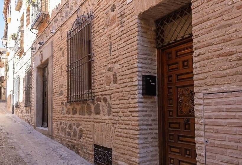 Casón De Los López Apartments