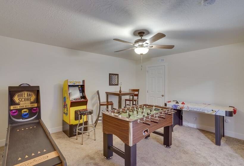 Cedar City Home W/ Mountain Views & Game Room!