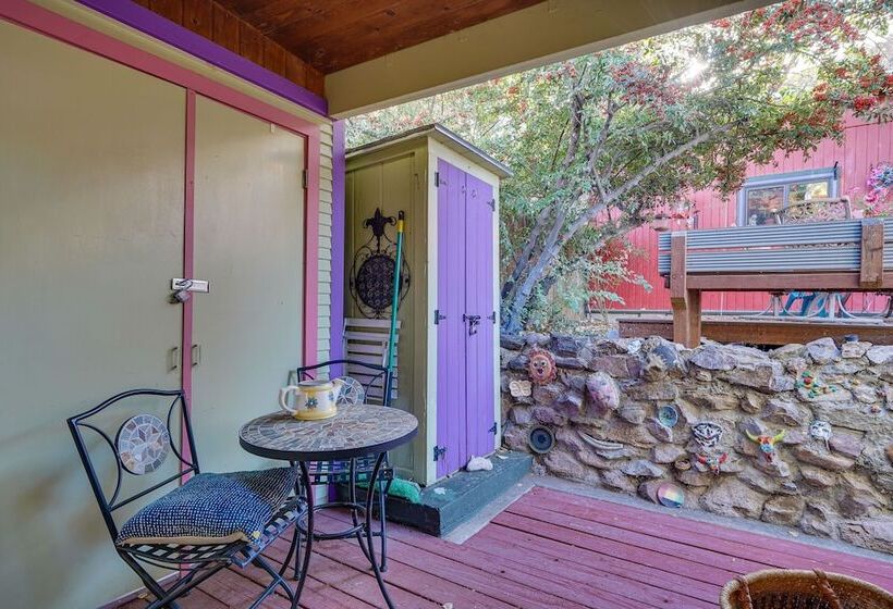 Central Bisbee Home, 1 Mi To Copper Queen Mine!