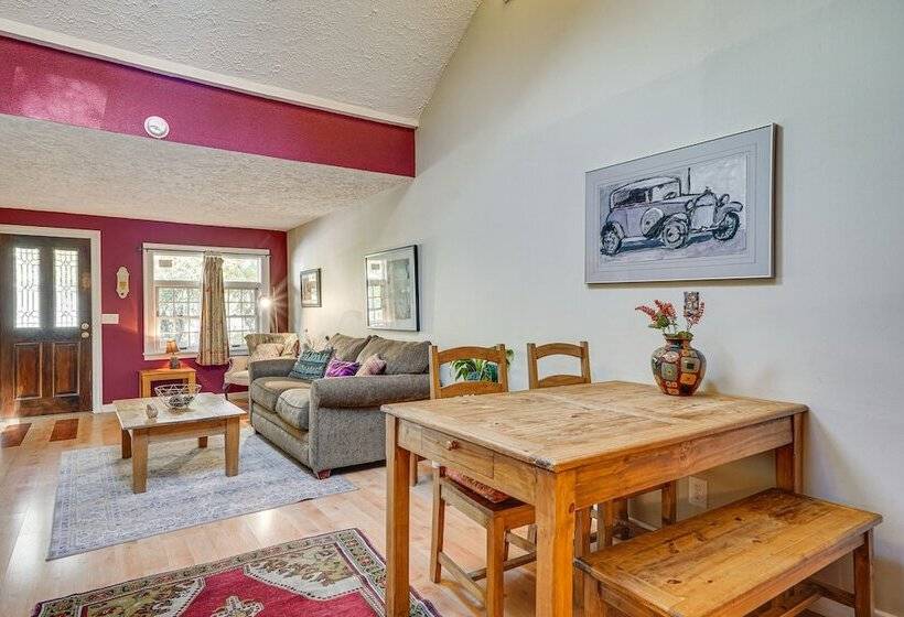 Central Bisbee Home, 1 Mi To Copper Queen Mine!