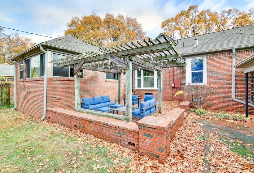 Central Memphis Home: Mcm Decor, Walk To Midtown!