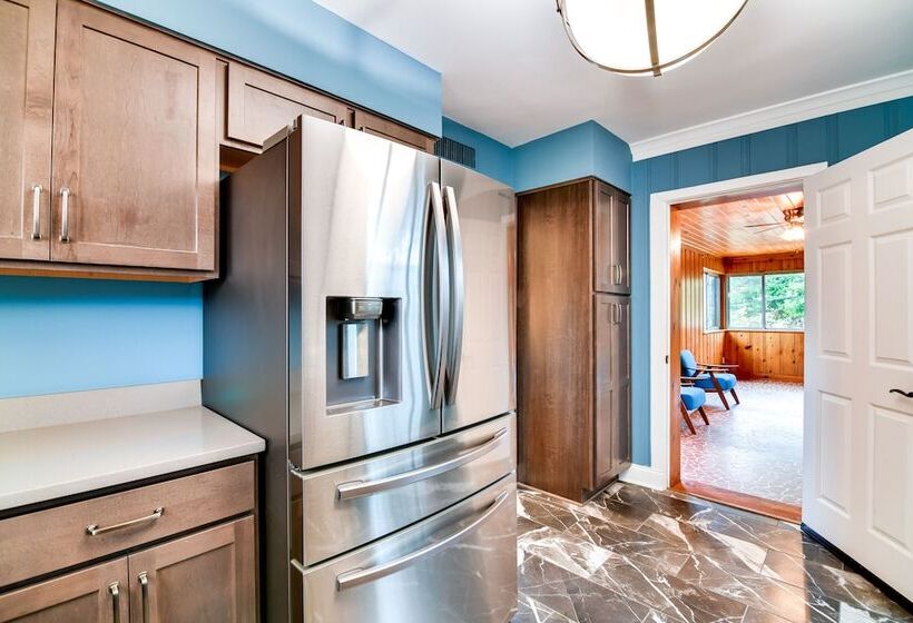 Central Memphis Home: Mcm Decor, Walk To Midtown!