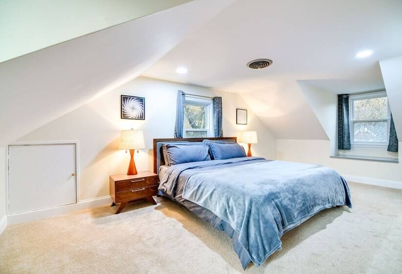 Central Memphis Home: Mcm Decor, Walk To Midtown!