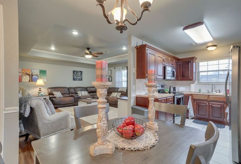 Chandler House W/ Fenced Backyard: Pets Welcome!