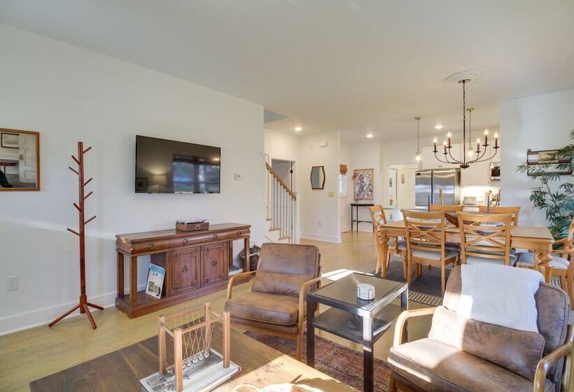 Charming Appomattox Home: Half Mi To Main Street!