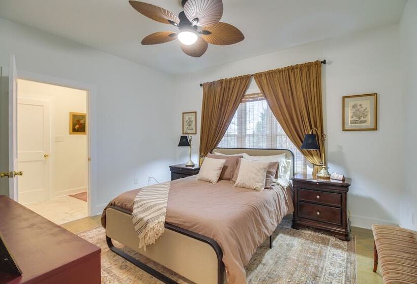 Charming Appomattox Home: Half Mi To Main Street!