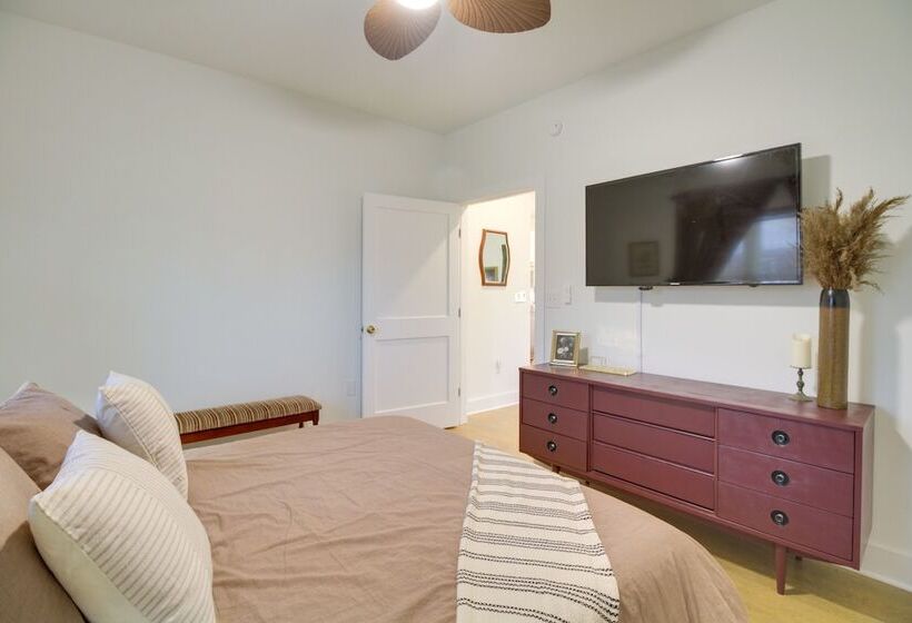 Charming Appomattox Home: Half Mi To Main Street!