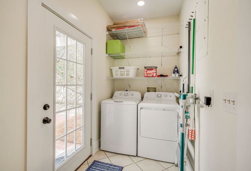 Charming Columbus Home: Steps To Lakebottom Park!