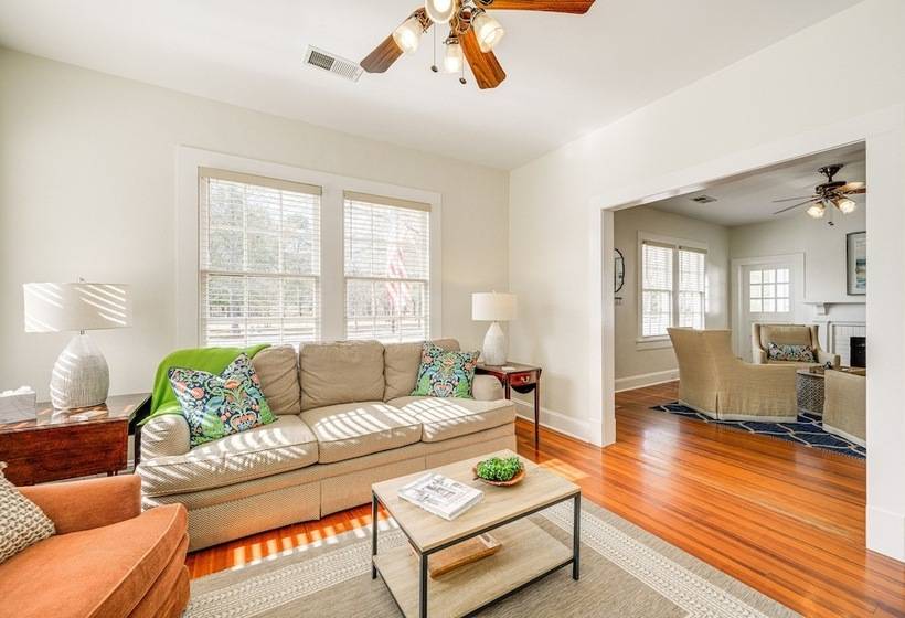 Charming Columbus Home: Steps To Lakebottom Park!
