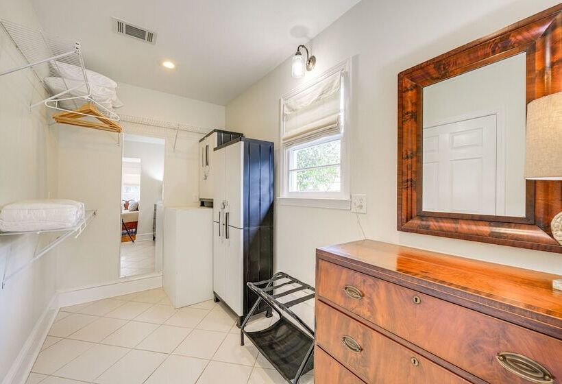 Charming Columbus Home: Steps To Lakebottom Park!