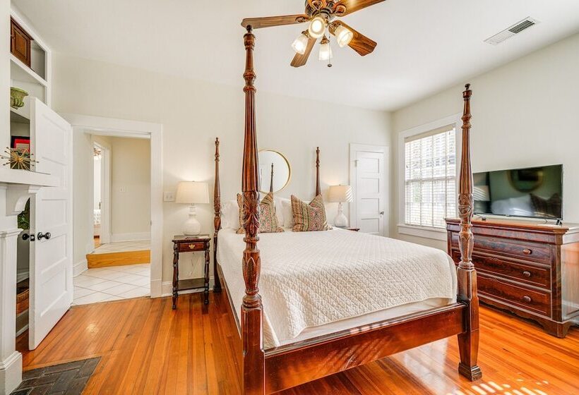 Charming Columbus Home: Steps To Lakebottom Park!