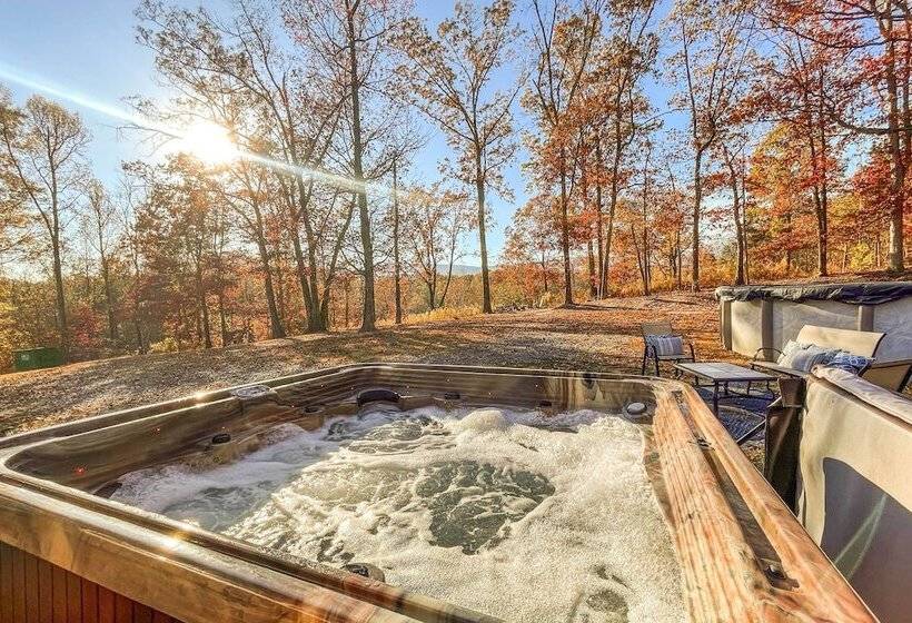 Charming Cottage W/ Hot Tub: 15 Mi To Chattanooga!