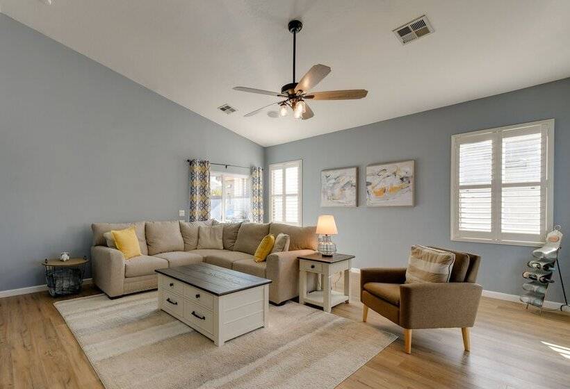 Charming Gilbert Home W/ Patio & Putting Green!