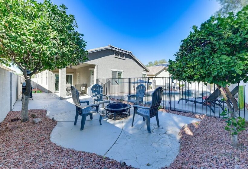 Charming Gilbert Home W/ Patio & Putting Green!