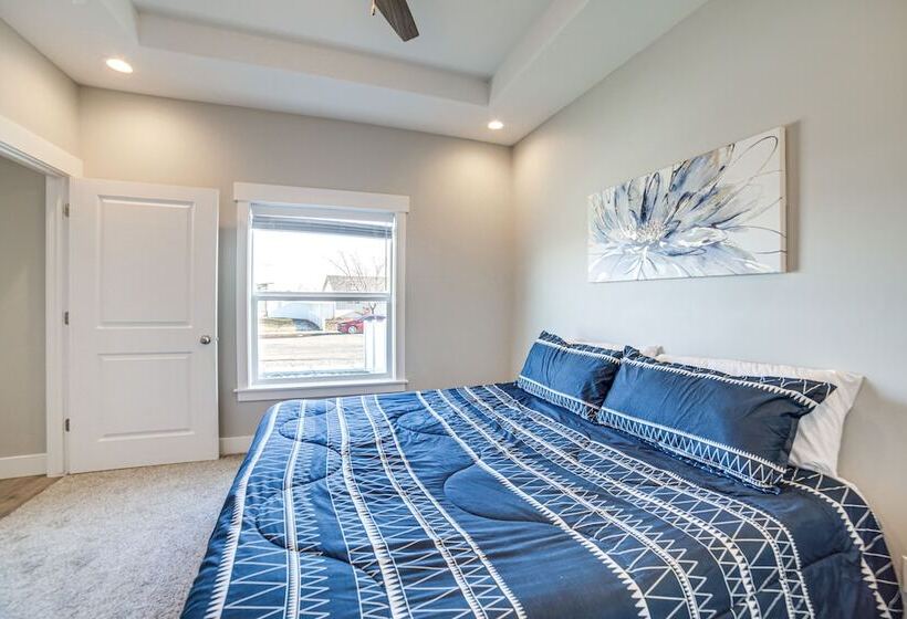 Charming Idaho Falls Home   5 Mi To Downtown!