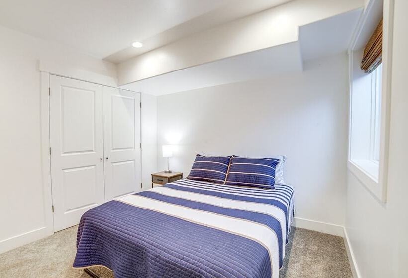 Charming Idaho Falls Home   5 Mi To Downtown!