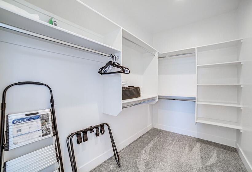 Charming Idaho Falls Home   5 Mi To Downtown!