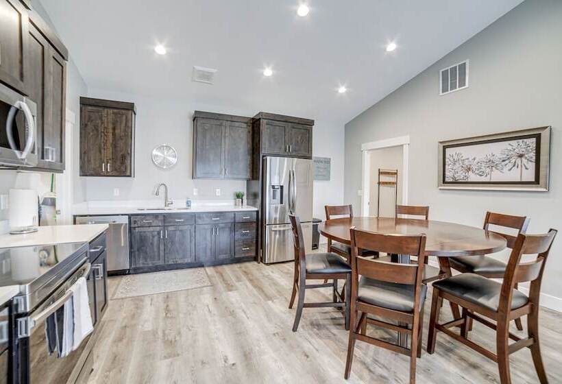 Charming Idaho Falls Home   5 Mi To Downtown!