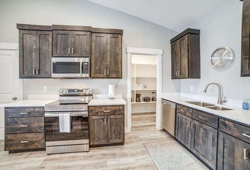 Charming Idaho Falls Home   5 Mi To Downtown!