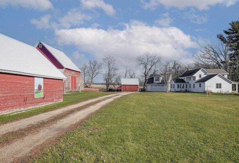 Charming Manchester Retreat W/ Patio & Fireplace!