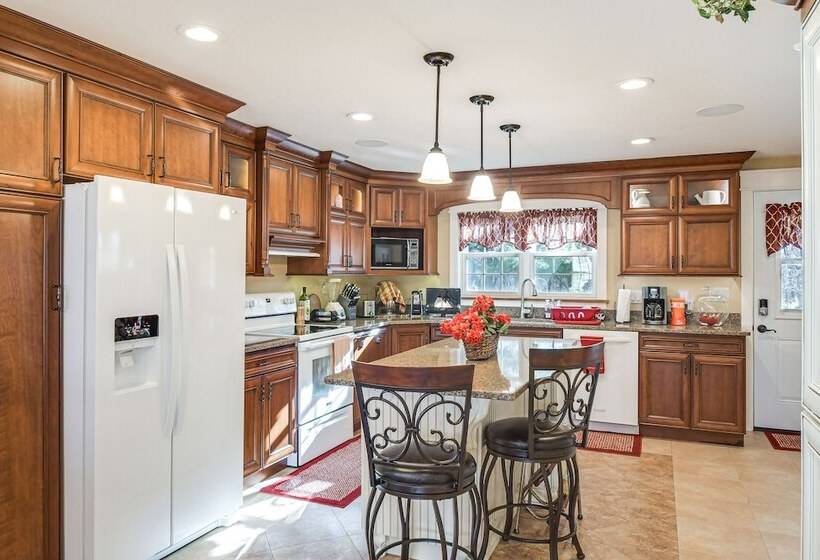 Charming Manchester Retreat W/ Patio & Fireplace!