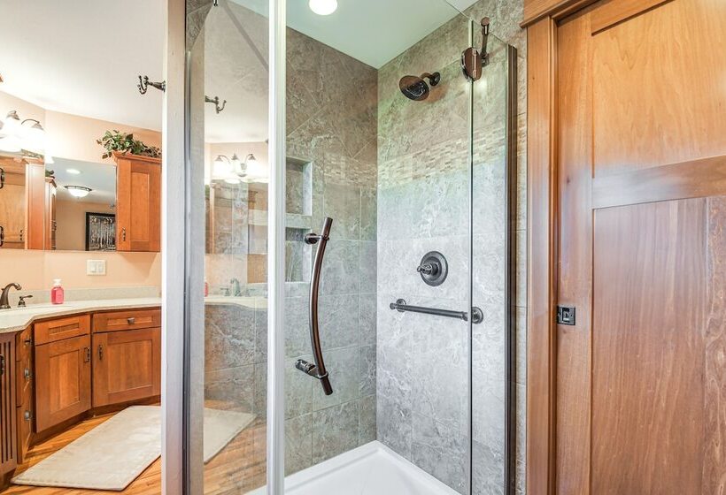 Charming Manchester Retreat W/ Patio & Fireplace!