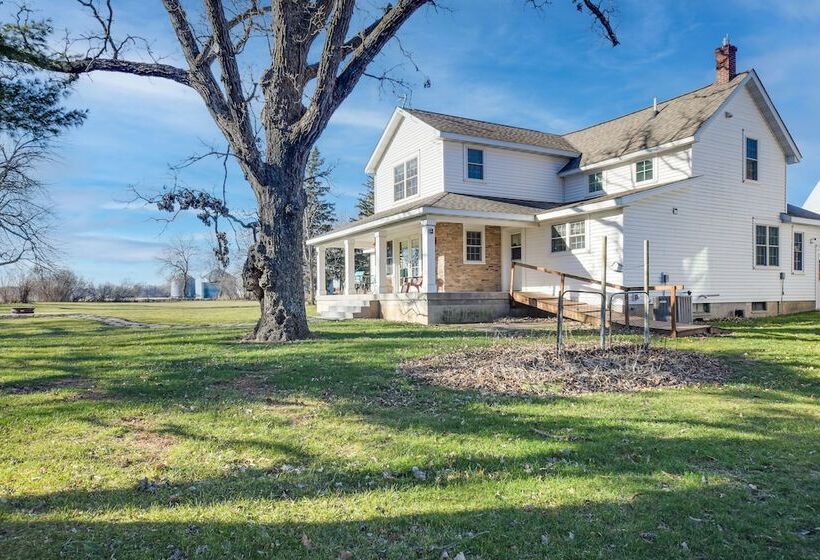 Charming Manchester Retreat W/ Patio & Fireplace!