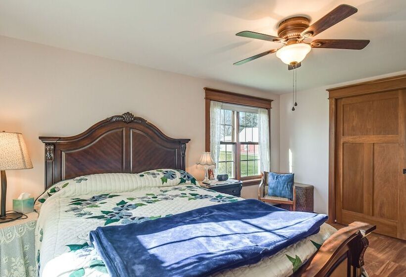 Charming Manchester Retreat W/ Patio & Fireplace!