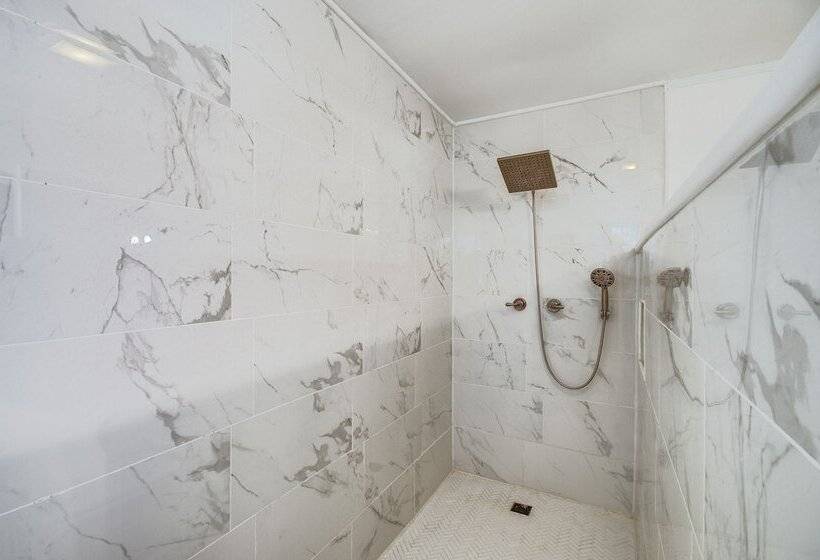 Charming Natchez Cottage W/ Sunroom!