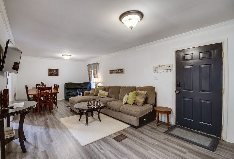 Charming Natchez Cottage W/ Sunroom!